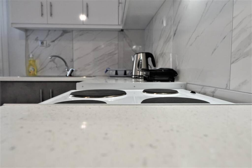 Athens Central 3Bd Apartment Next To Metro Luxury ภายนอก รูปภาพ